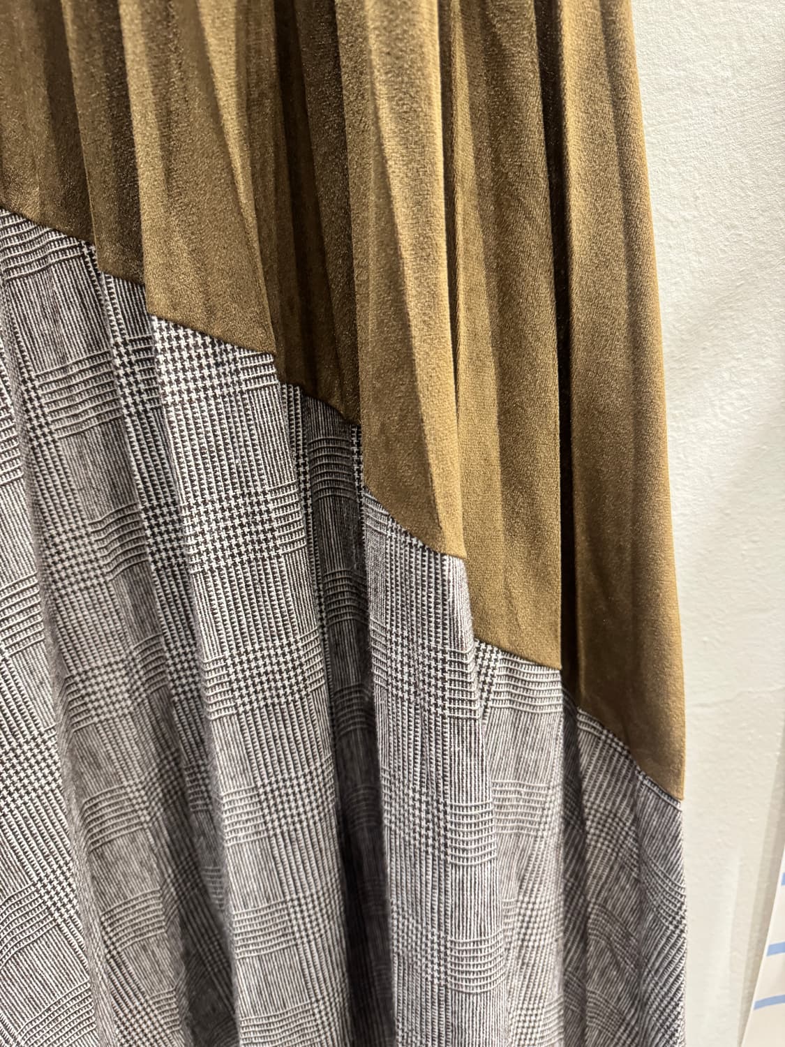 vintage 벨벳배색 플리츠 롱스커트 상품이미지3