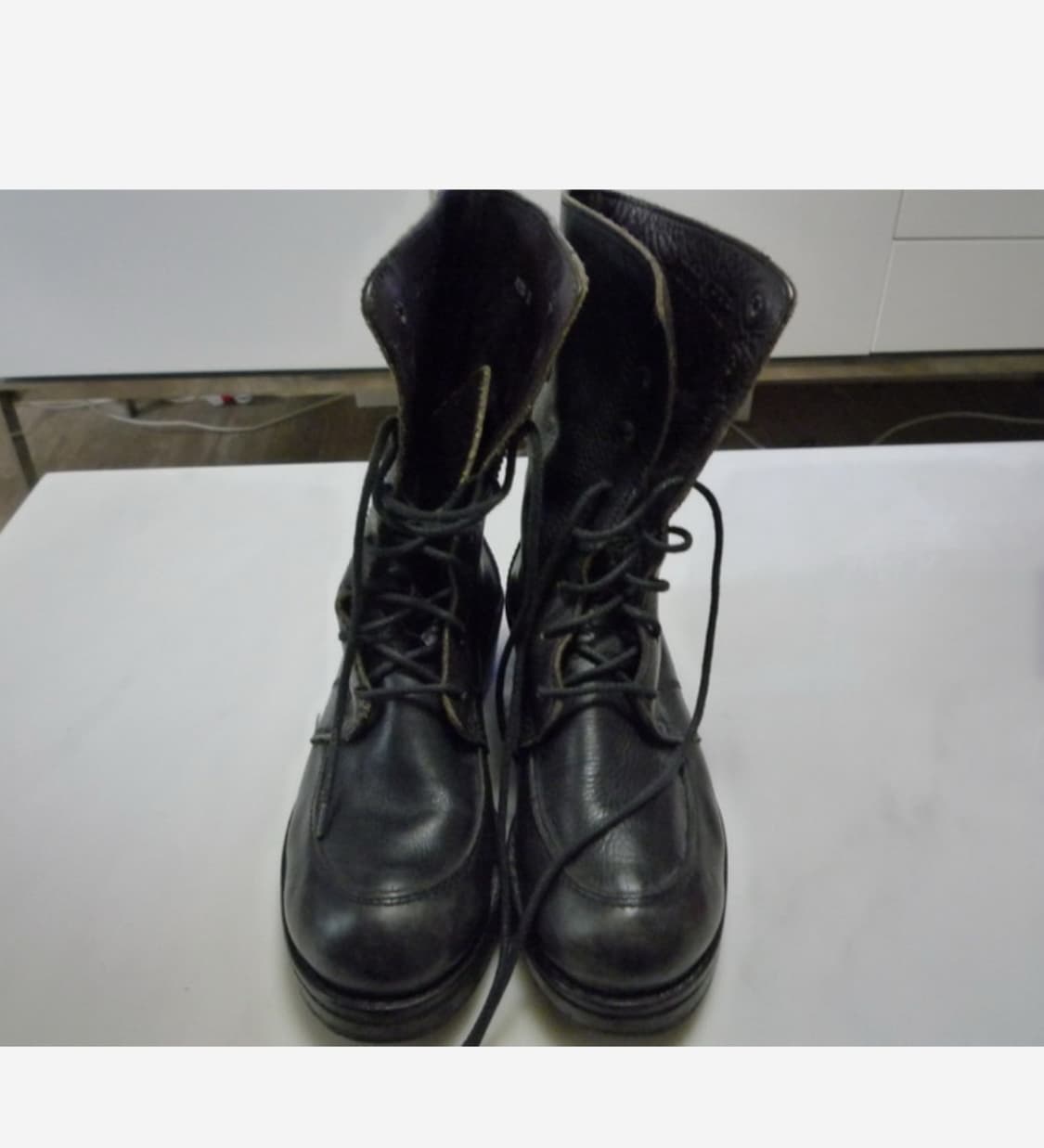 MOMA x 바니스 뉴욕 가죽 부츠 상품이미지1