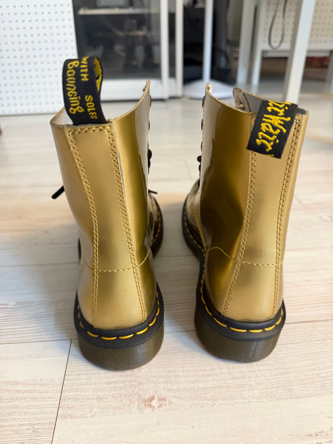 [새상품]닥터마틴 1460 Spectra Patent Gold 상품이미지7