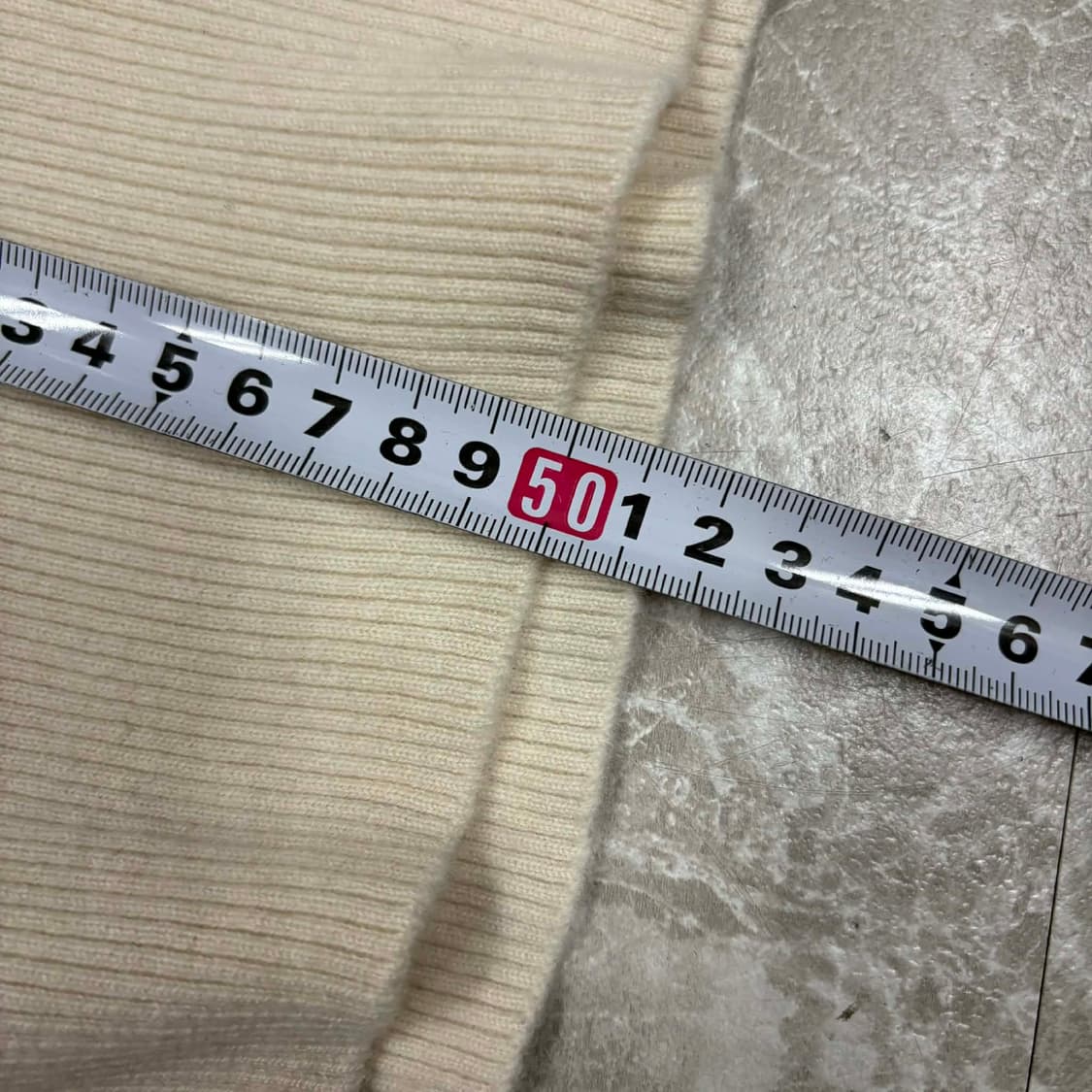 비비안웨스트 레드라벨 걸즈 케이블 브이넥 니트(00) 상품이미지7