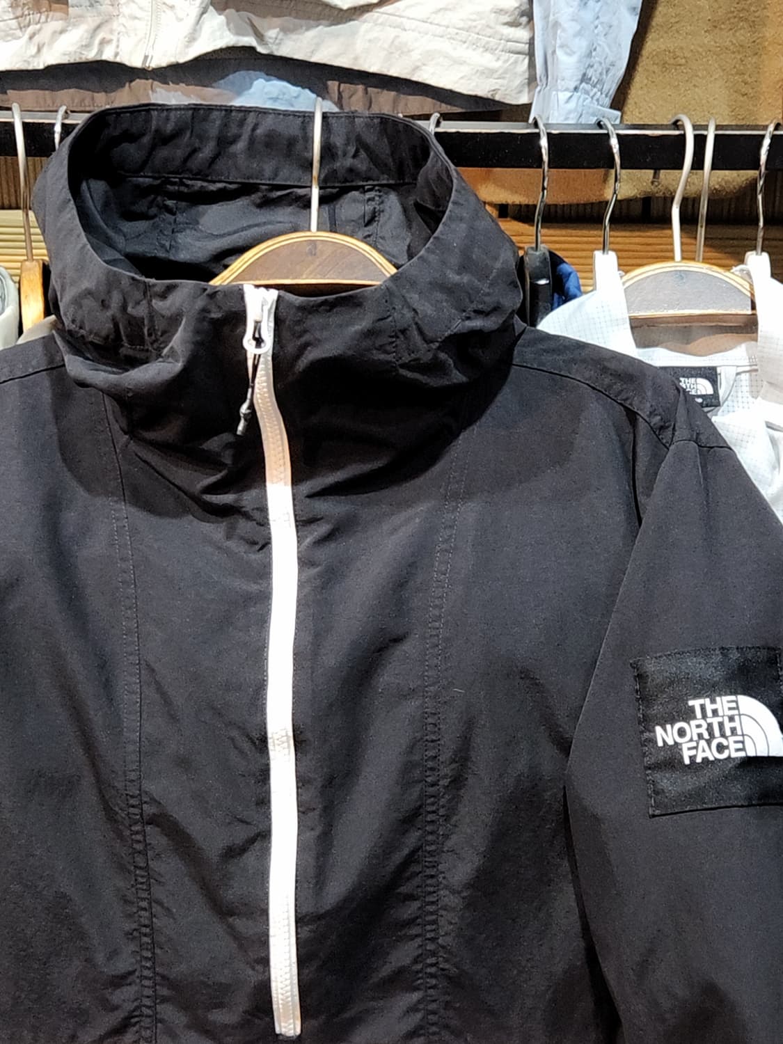 (L) 노스페이스 아노락 점퍼 검흰 바람막이 반집업 후드자켓  상품이미지2