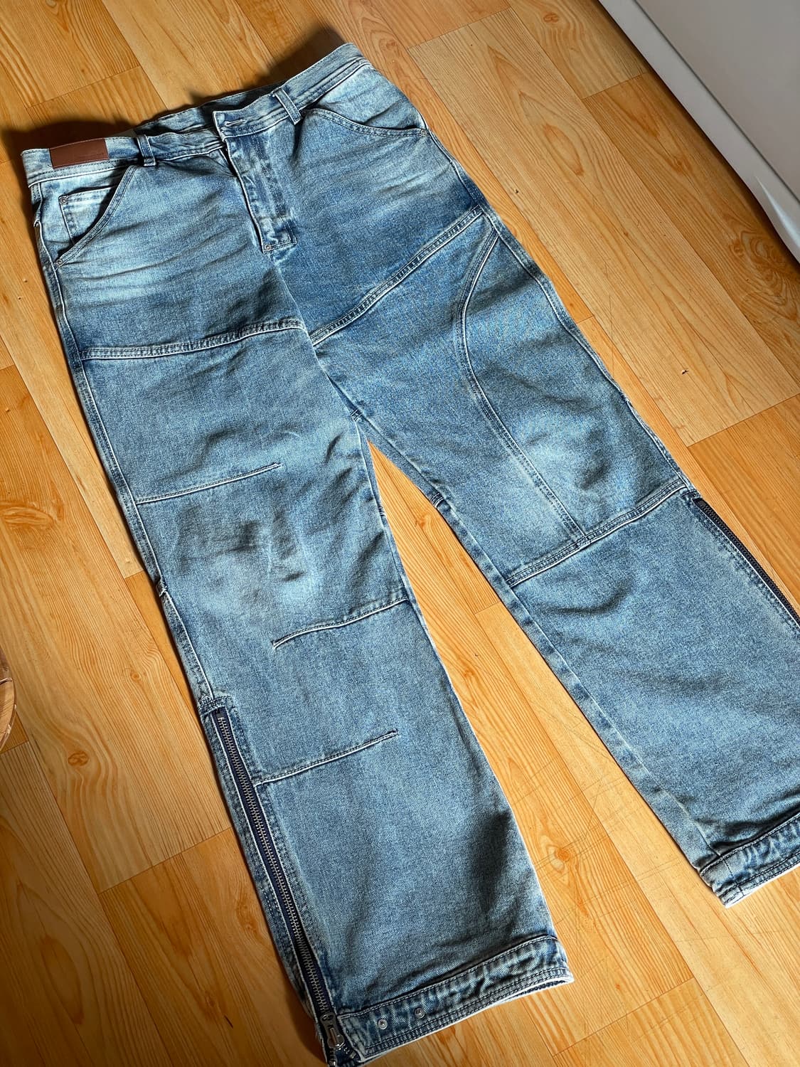 앤더슨벨의 워시드 블루 지퍼 와이드 레그 진 상품이미지2