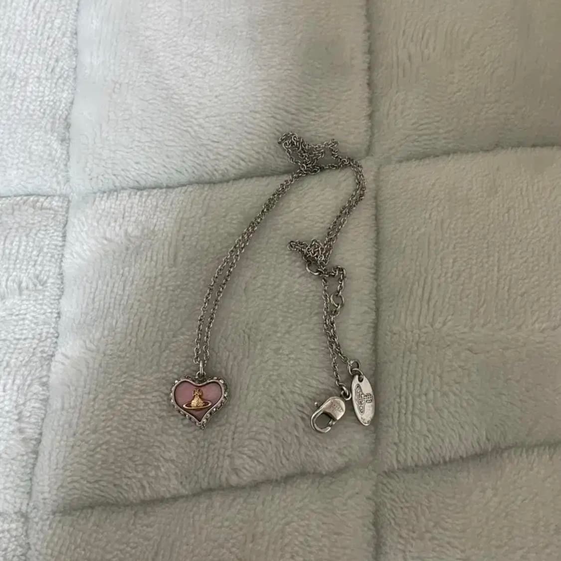 비비안웨스트우드 페트라 하트 목걸이 실버 핑크 정품 상품이미지2