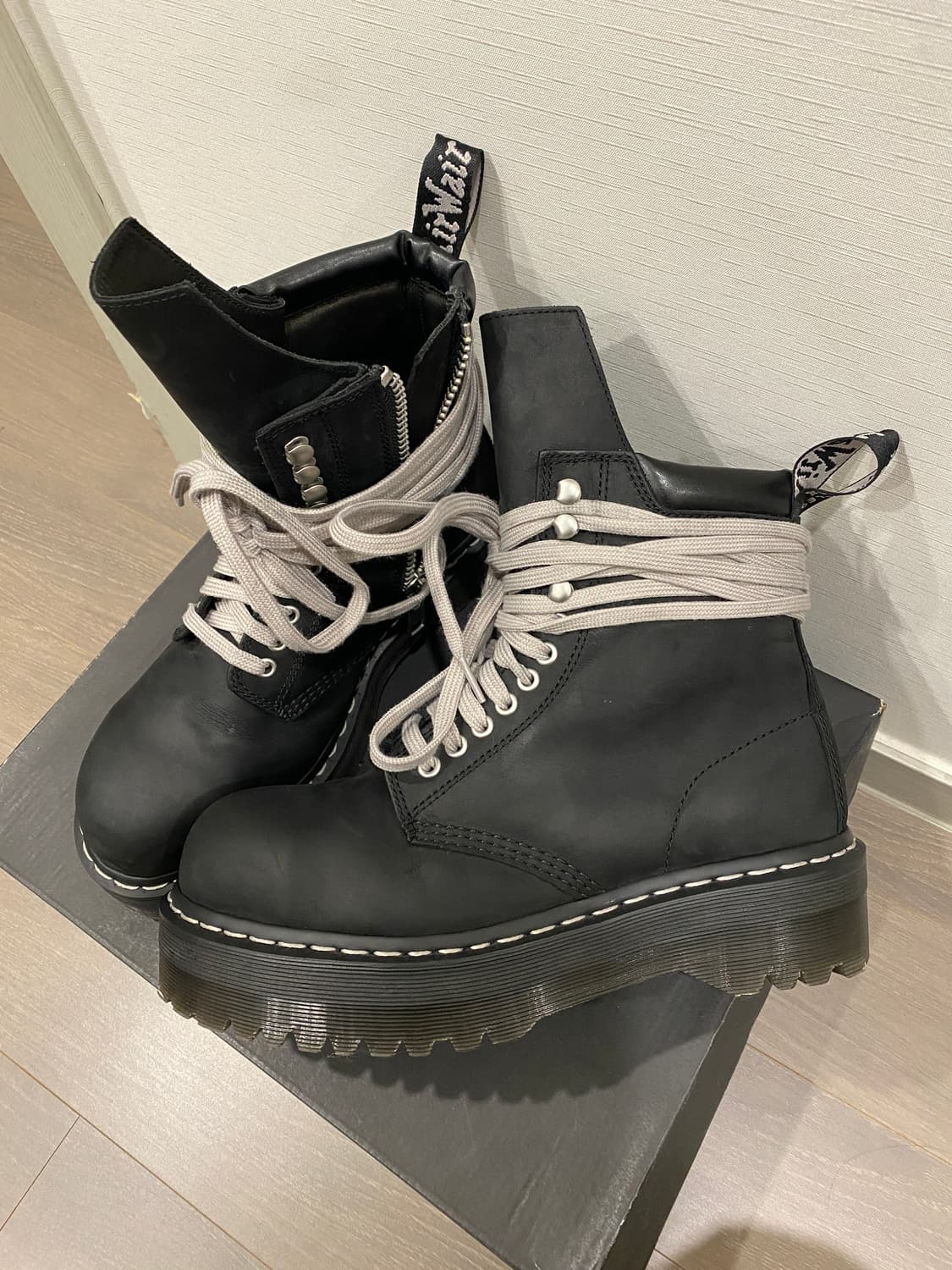 닥터마틴 릭오웬스 쿼드 솔 스틸 토 부츠 블랙 상품이미지5