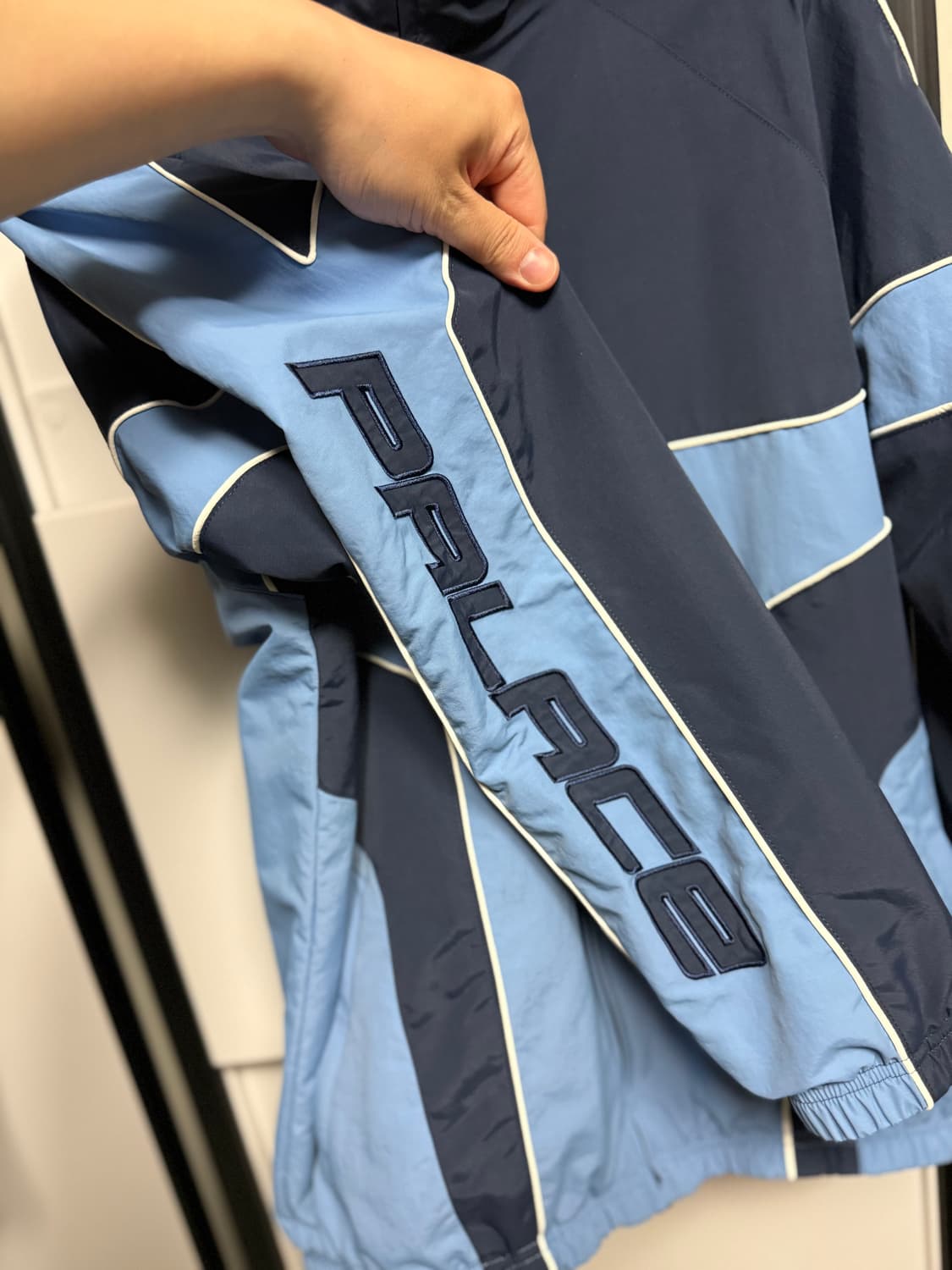 [L] 팔라스 파이프드 후드쉘 자켓 네이비 상품이미지3