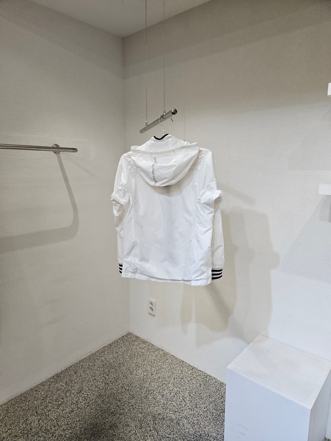 아디다스 TWENTY 4SVN 윈드브레이커 자켓 상품이미지2