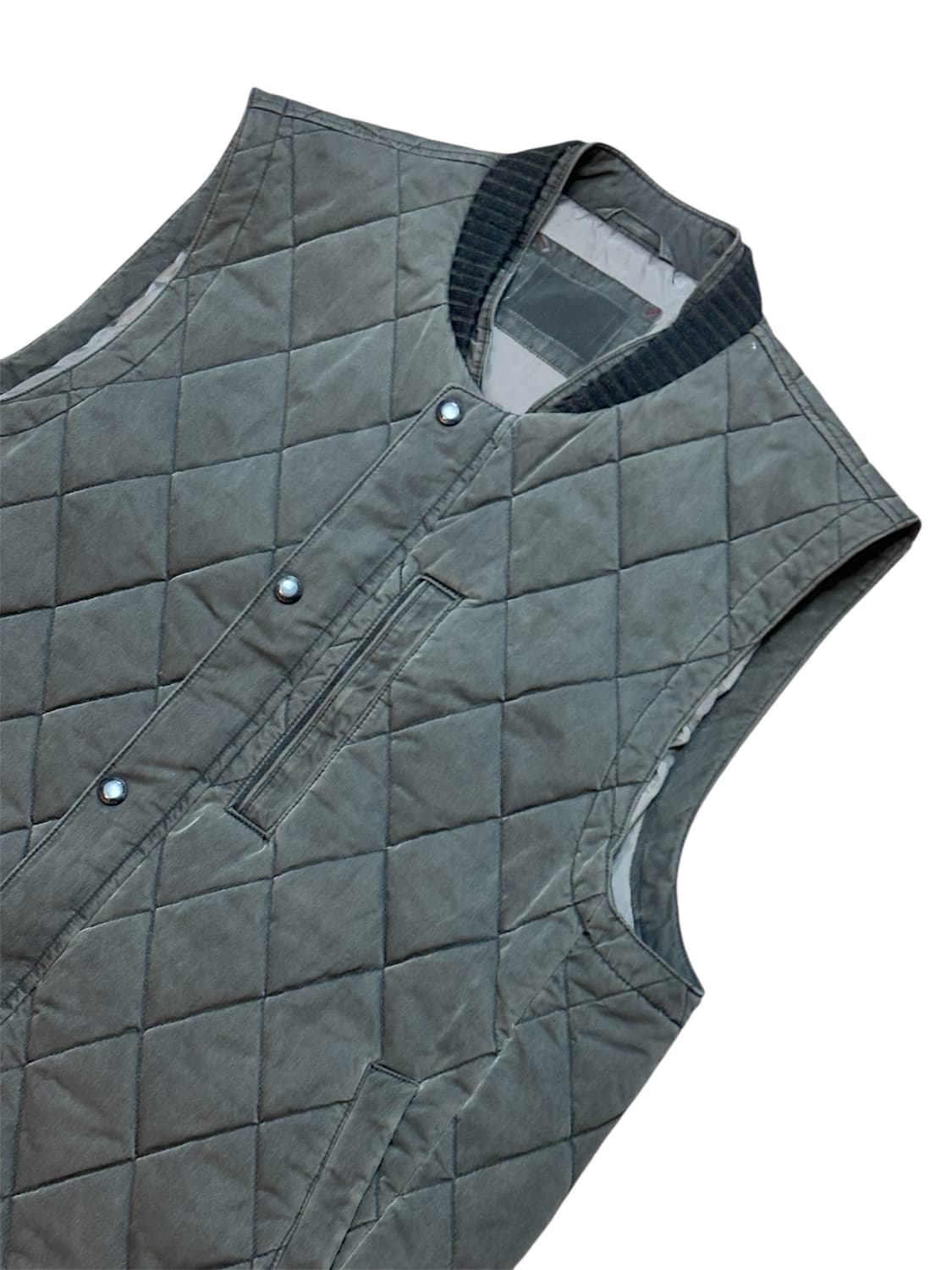 브랜우드 피그먼트 다이아 퀼팅 베스트 23fw 상품이미지4