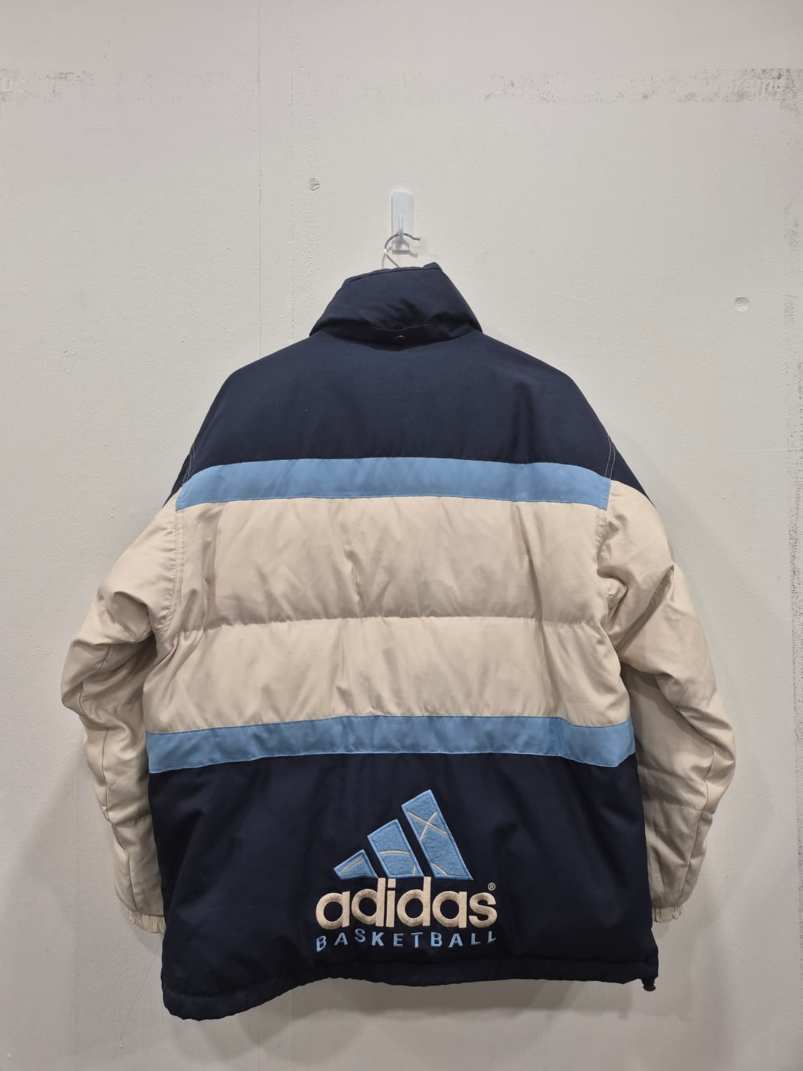 아디다스 바스켓볼 다운 패딩 점퍼 남성 100사이즈 상품이미지3
