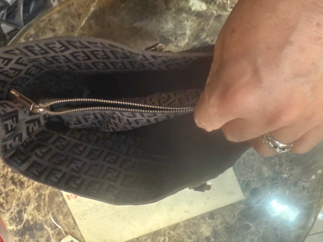 정품 펜디 주카 숄더백 팝니다 상품이미지6