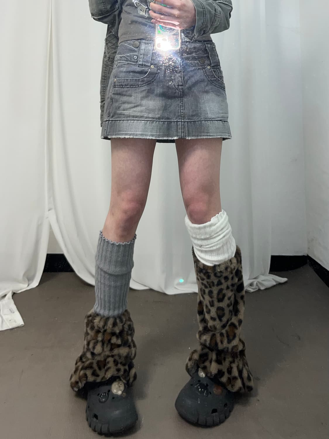 그레이 버튼 포인트 데님 스커트 상품이미지2