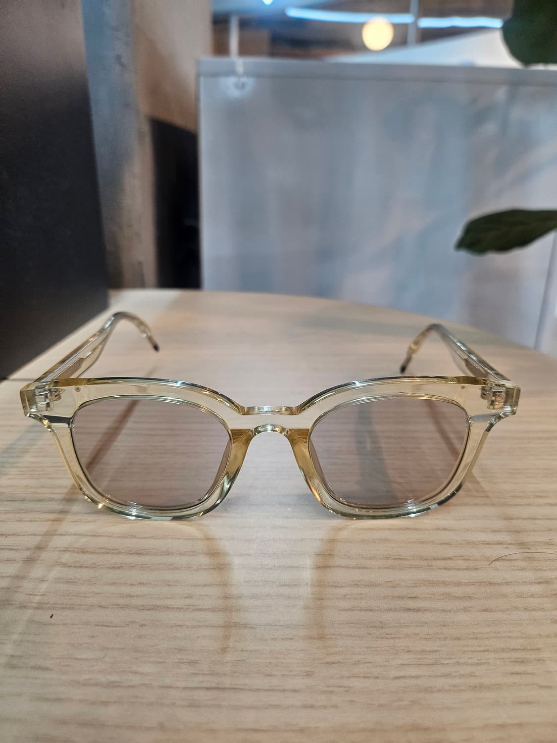 젠틀몬스터 Gentle Monster 틴트 선글라스
 상품이미지2