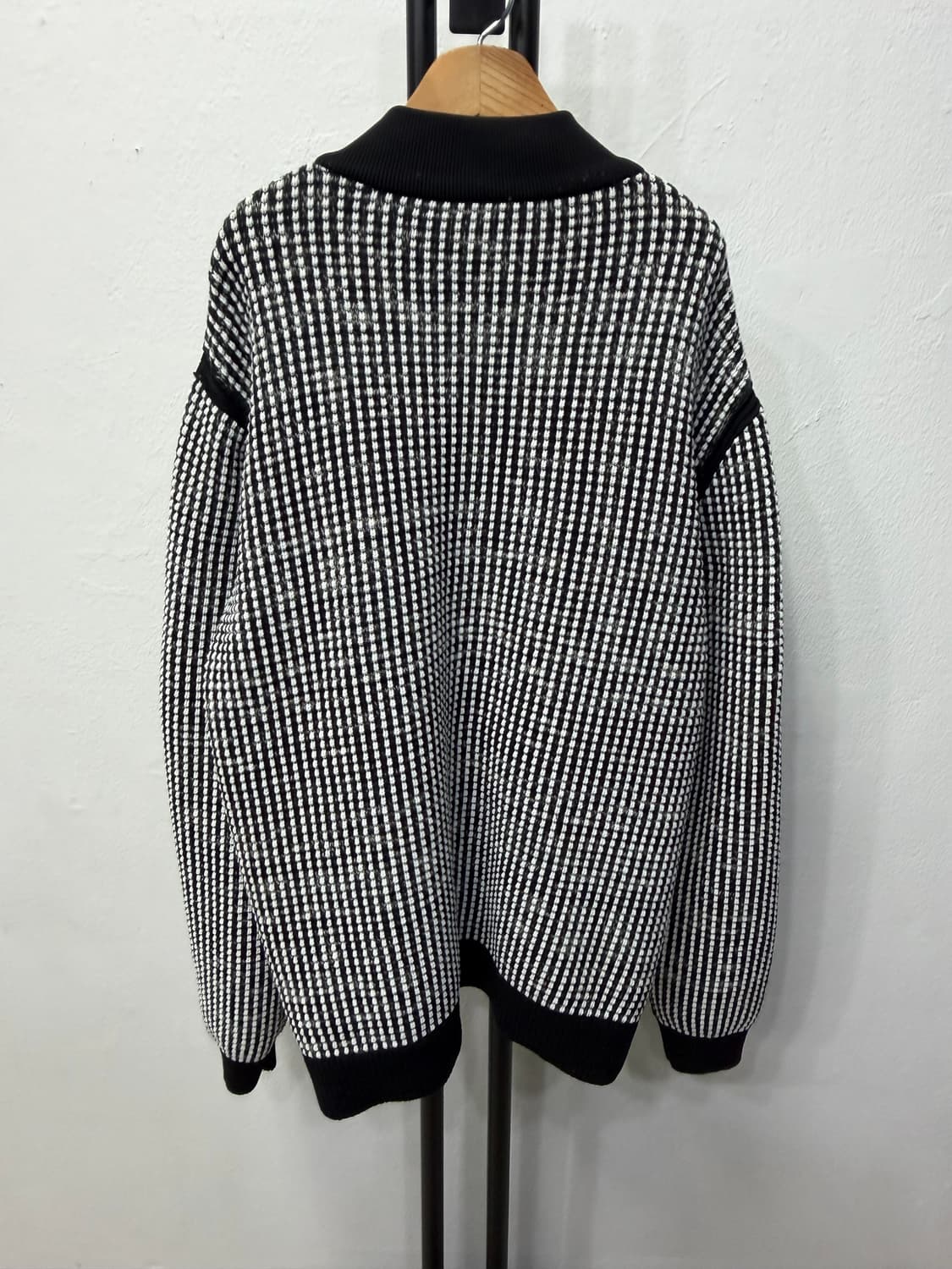 정품) 코오롱 블랙 화이트 스트라이프 집업 가디건 105 상품이미지6