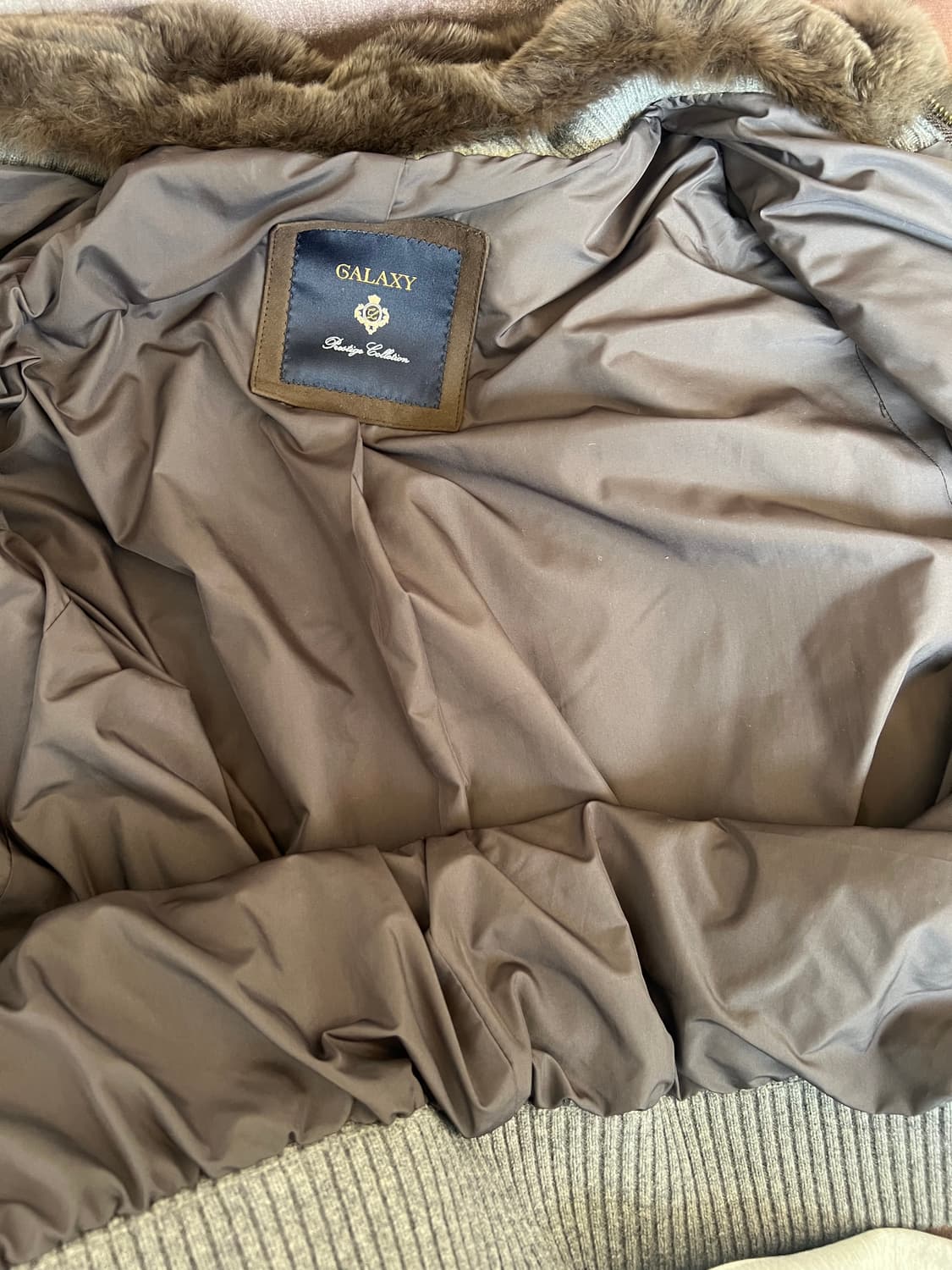 갤럭시 그레이 캐시미어 니트 모피트리밍점퍼 상품이미지4