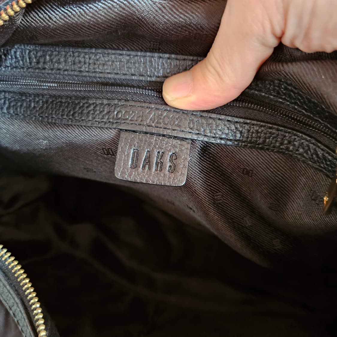 닥스(DAKS) 퀄팅 엠보 시그니쳐 로고 숄더백 상품이미지10