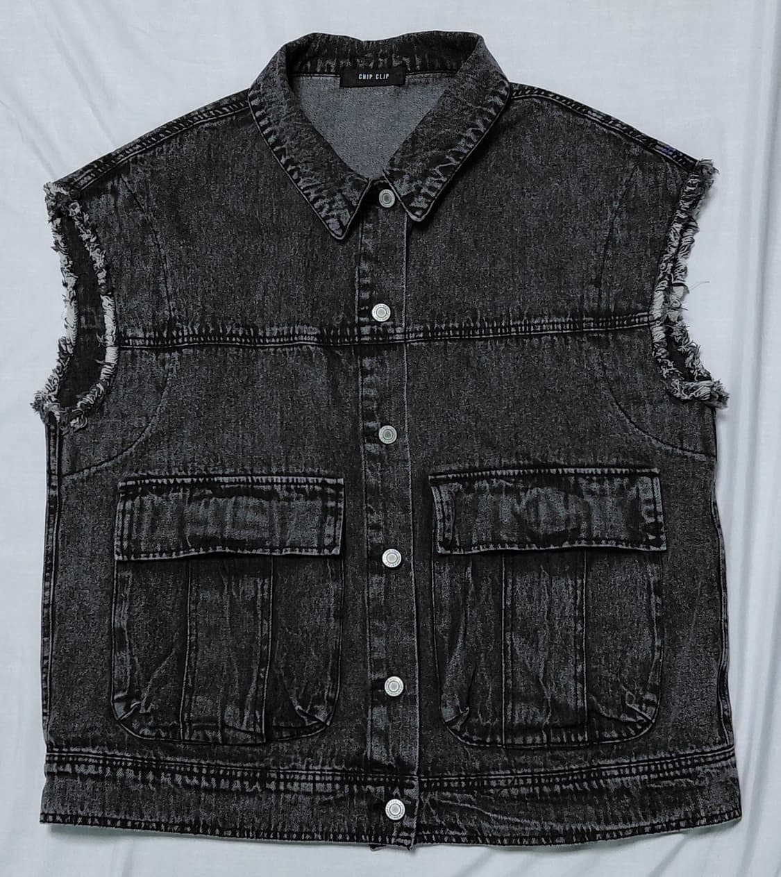 [M] CHIP CLIP 흑청 컷오프 데님 베스트 상품이미지1