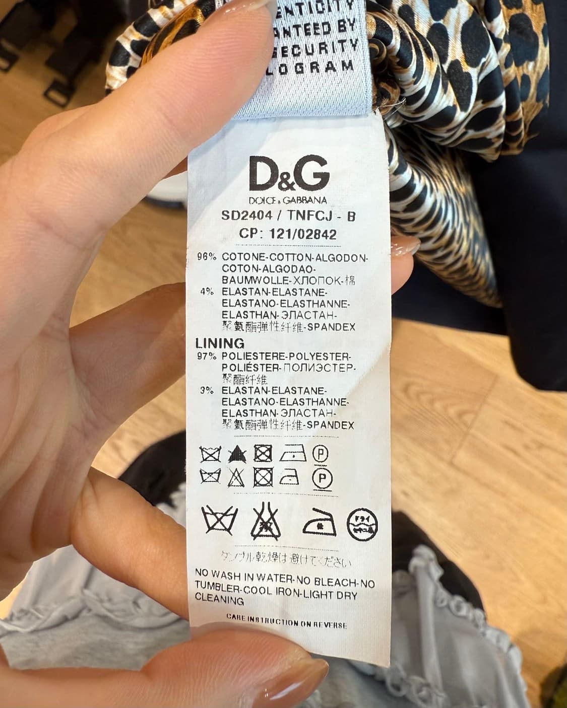 돌체앤가바나 블랙 슬리브리스 원피스  상품이미지9