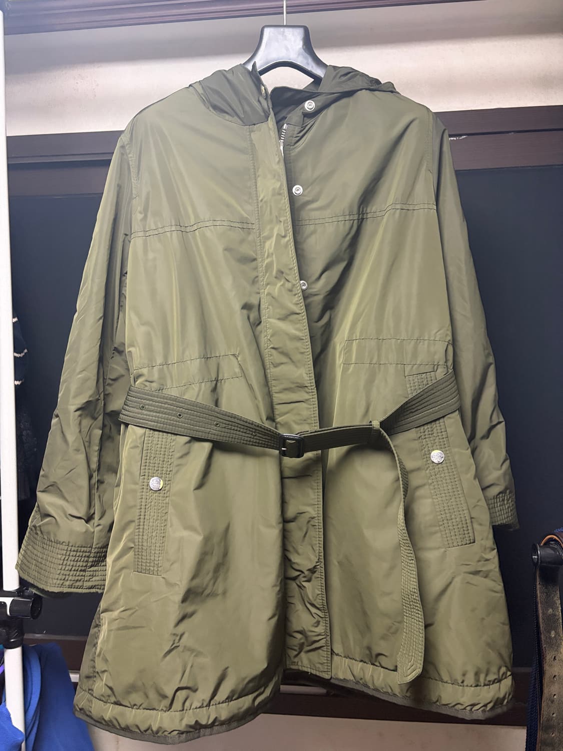 버버리 포토벨로 후드 자켓 다크 올리브 새제품 상품이미지1