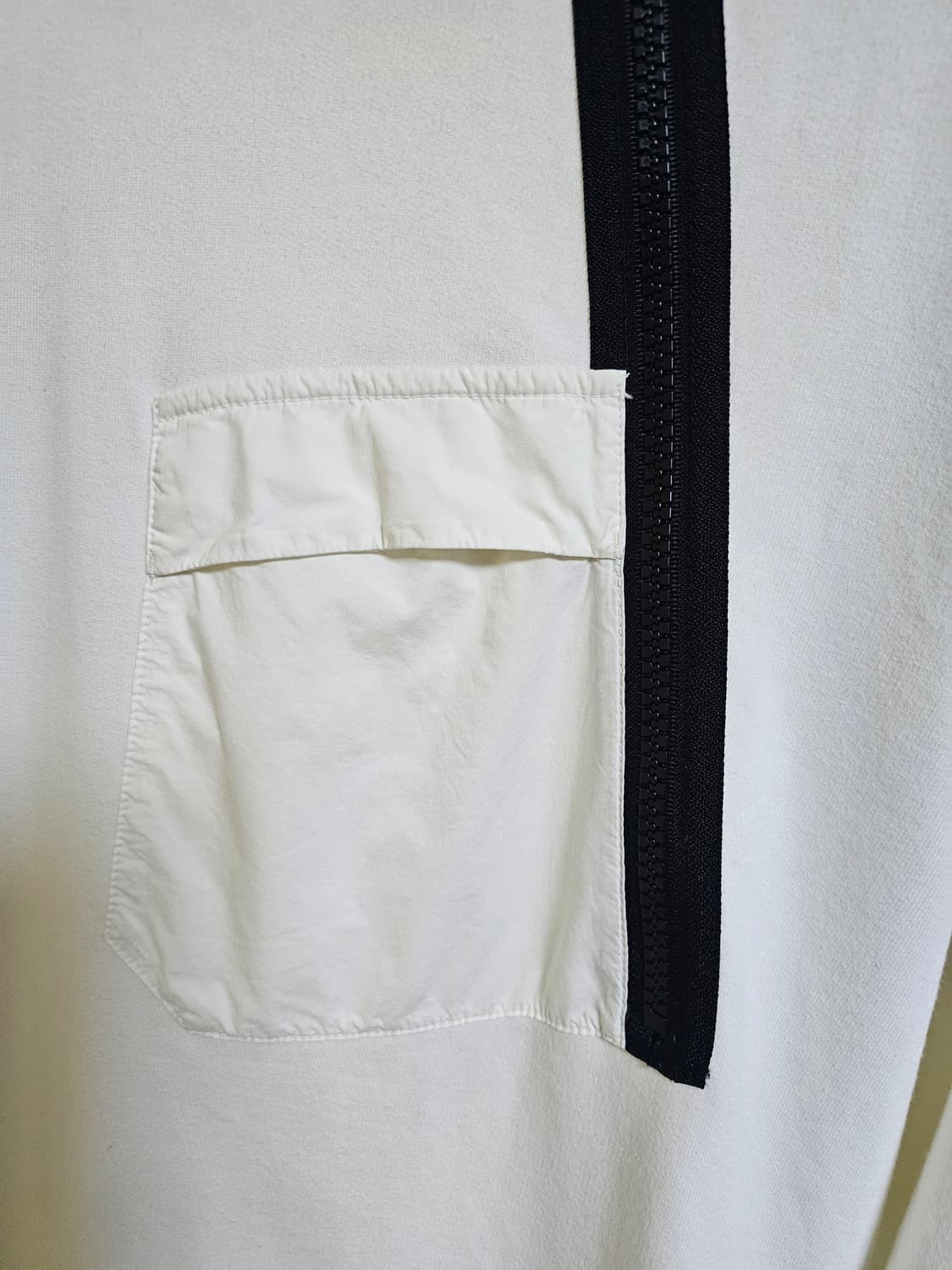 스톤아일랜드 사선 집업 후드티 상품이미지3