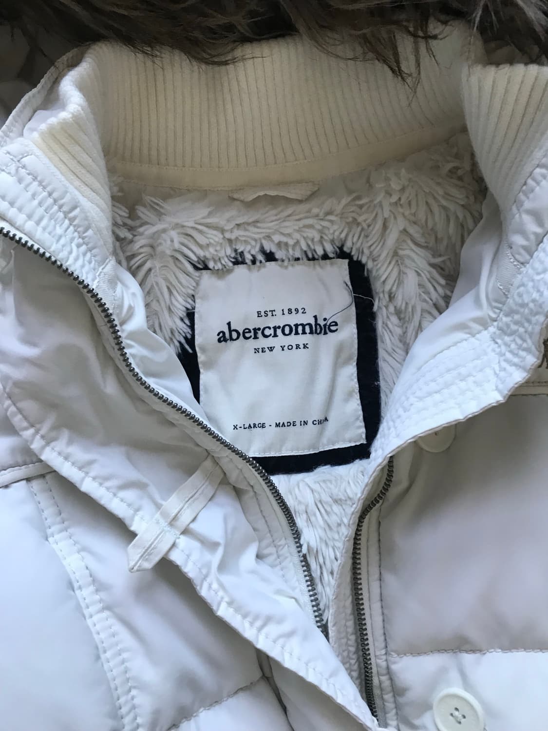 아베크롬비 대장급 화이트 울프죠 봄버 패딩 자켓 상품이미지8