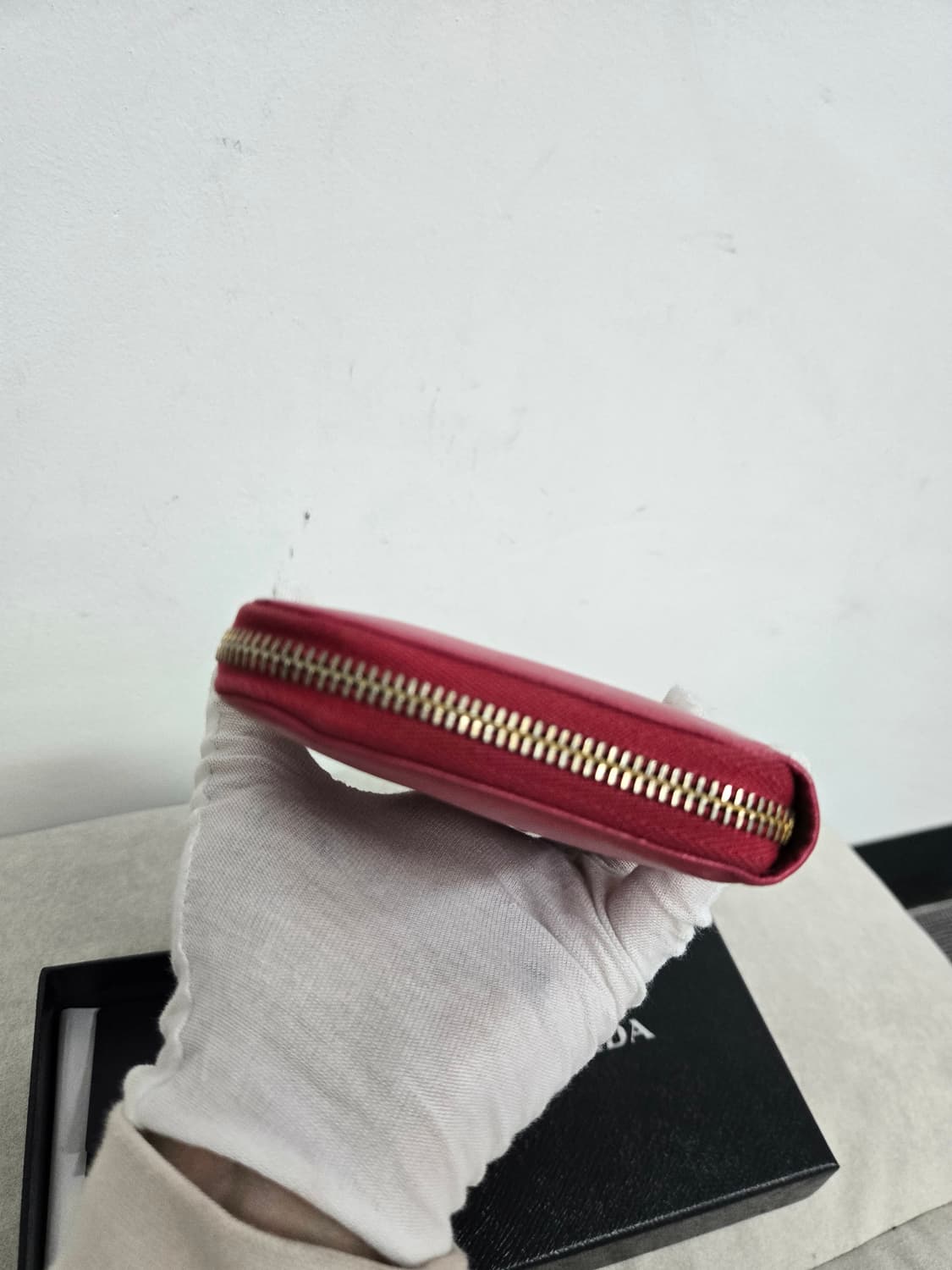 [보증서 정품] 프라다 지퍼돌이 장지갑 상품이미지5