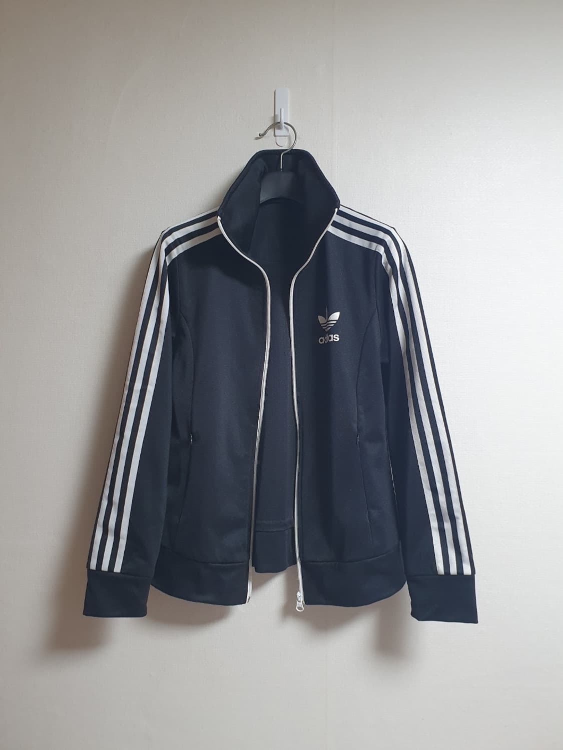 아디다스 유로파 트랙탑 져지 블랙 바디 화이트 삼선 95 상품이미지3