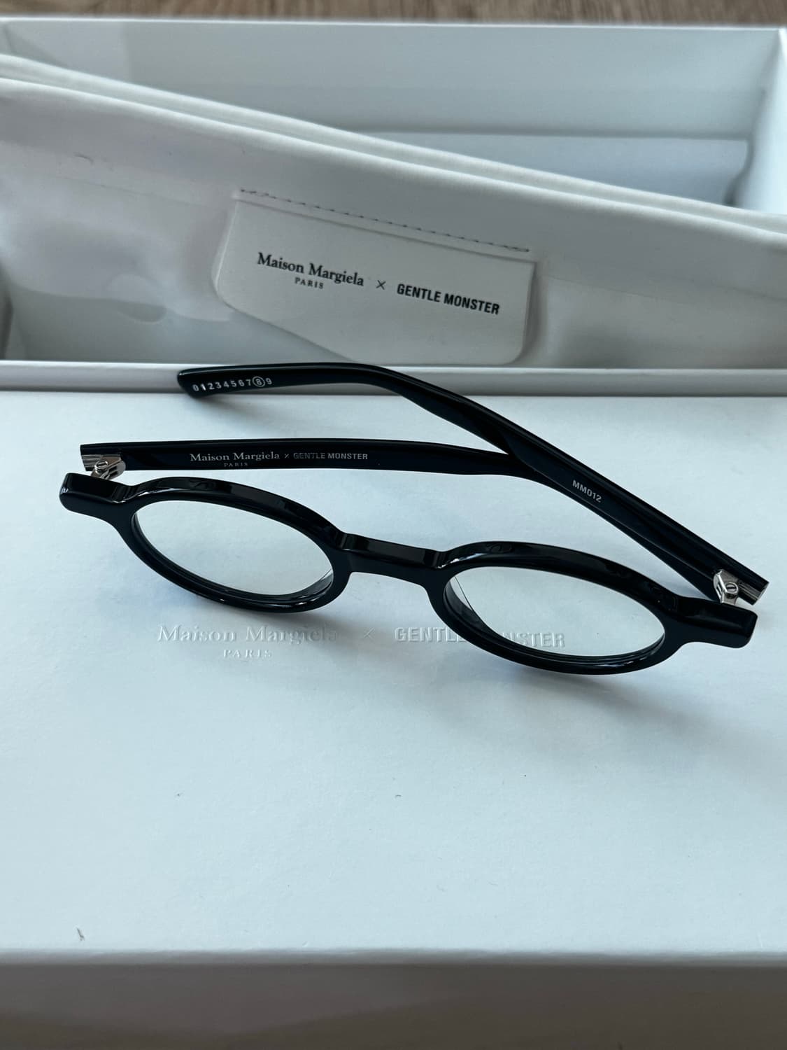 젠틀몬스터 마르지엘라 MM012-01  상품이미지2