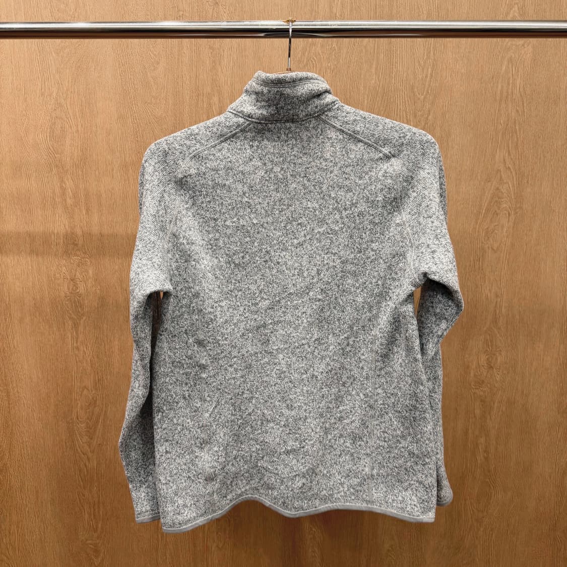 파타고니아 하프 집업 플리스 자켓 로고 패치 파이핑 디테일 라이트 그레이 상품이미지3