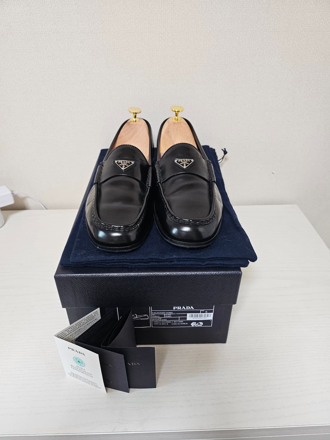 (정품) 프라다 삼각로고 레더로퍼 상품이미지5