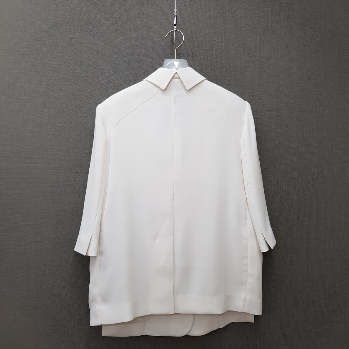 럭키슈에뜨 2023 C로고 오버핏 자켓 36사이즈(택달린 새제품) 상품이미지5