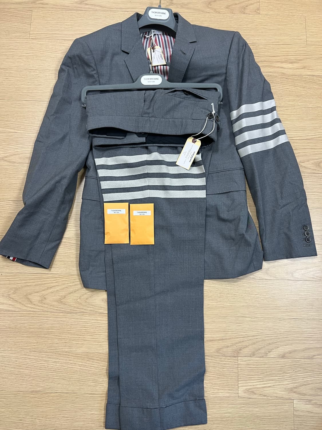 24fw 톰브라운 120수 미드그레이 셋업정장 3,2 (새상품급) 상품이미지3