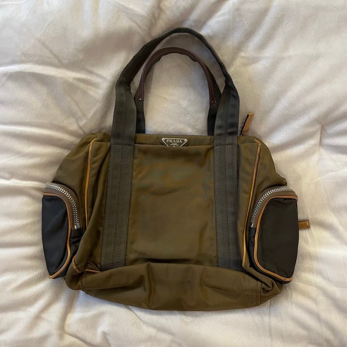 프라다 Tessuto Active Nylon Shoulder Bag 상품이미지2