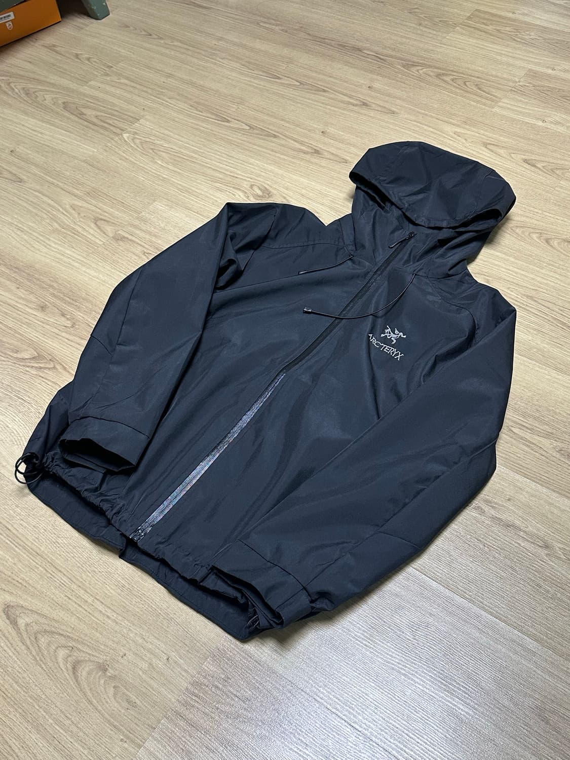 [L] 아크테릭스 후디 바람막이 블랙 자켓 판매 상품이미지1