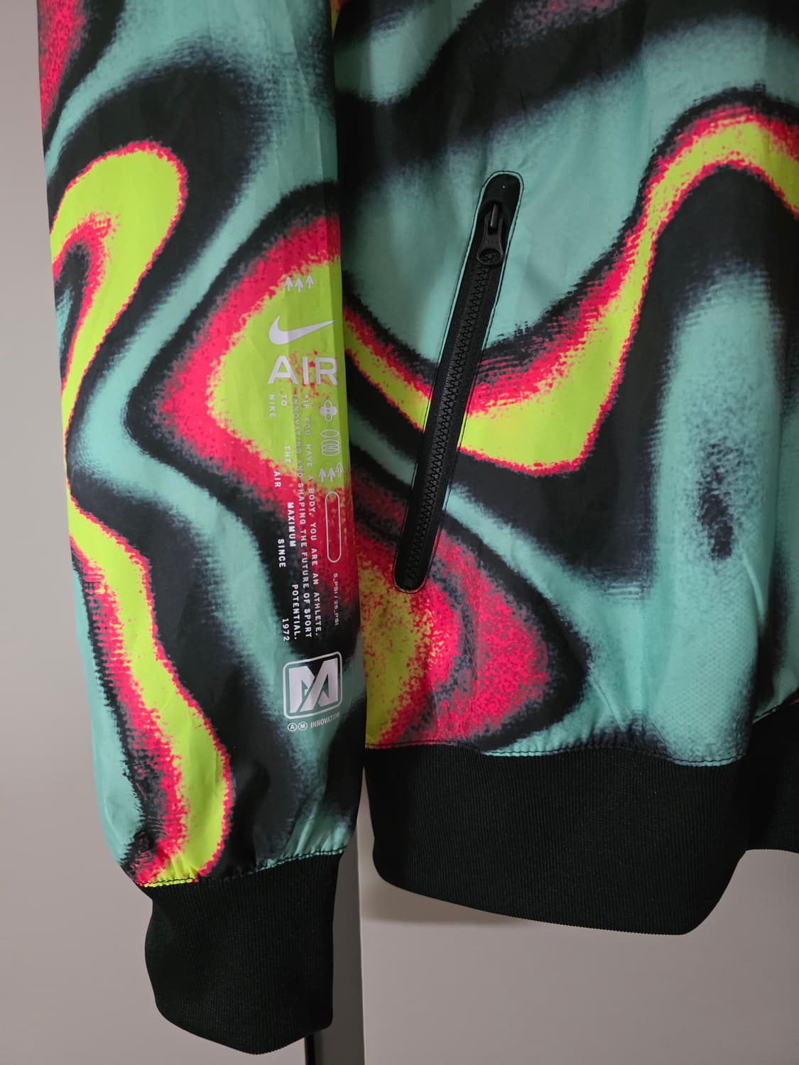 나이키 맥스 볼륨 윈드러너 우븐 라인드자켓.
싸이즈 100 상품이미지5