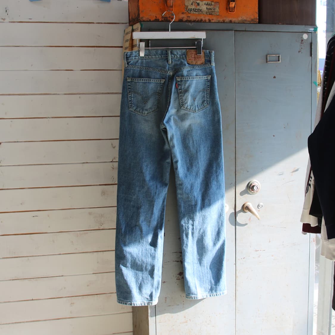 (착용컷) 리바이스 533 (남성용 31) 상품이미지2