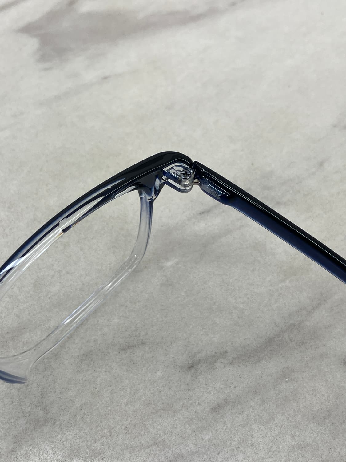 오앤씨 ONC 네이비클리어 반무테 쉐입 스퀘어 뿔테 안경 상품이미지3