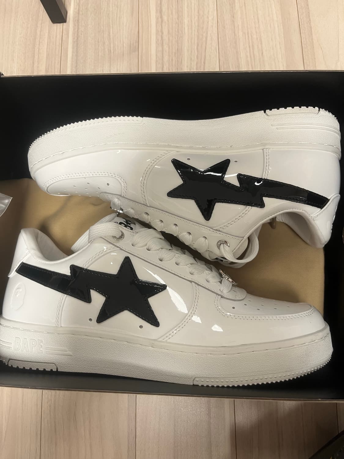 베이프스타 화이트 유광 상품이미지1