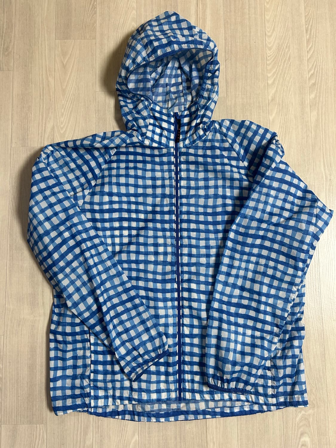 유니클로x마르니 포켓터블 바람막이 상품이미지1