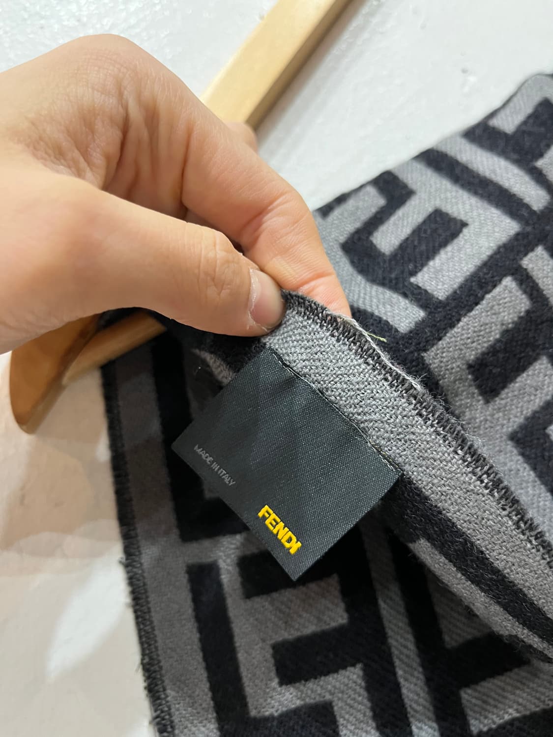 FENDI 펜디 주카 투톤 퓨어울 머플러 Made in ITALY 상품이미지7