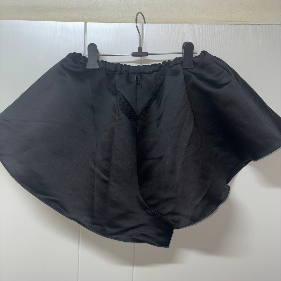 Jenny fax 블랙 새틴 팬티 미니스커트 Black 상품이미지4