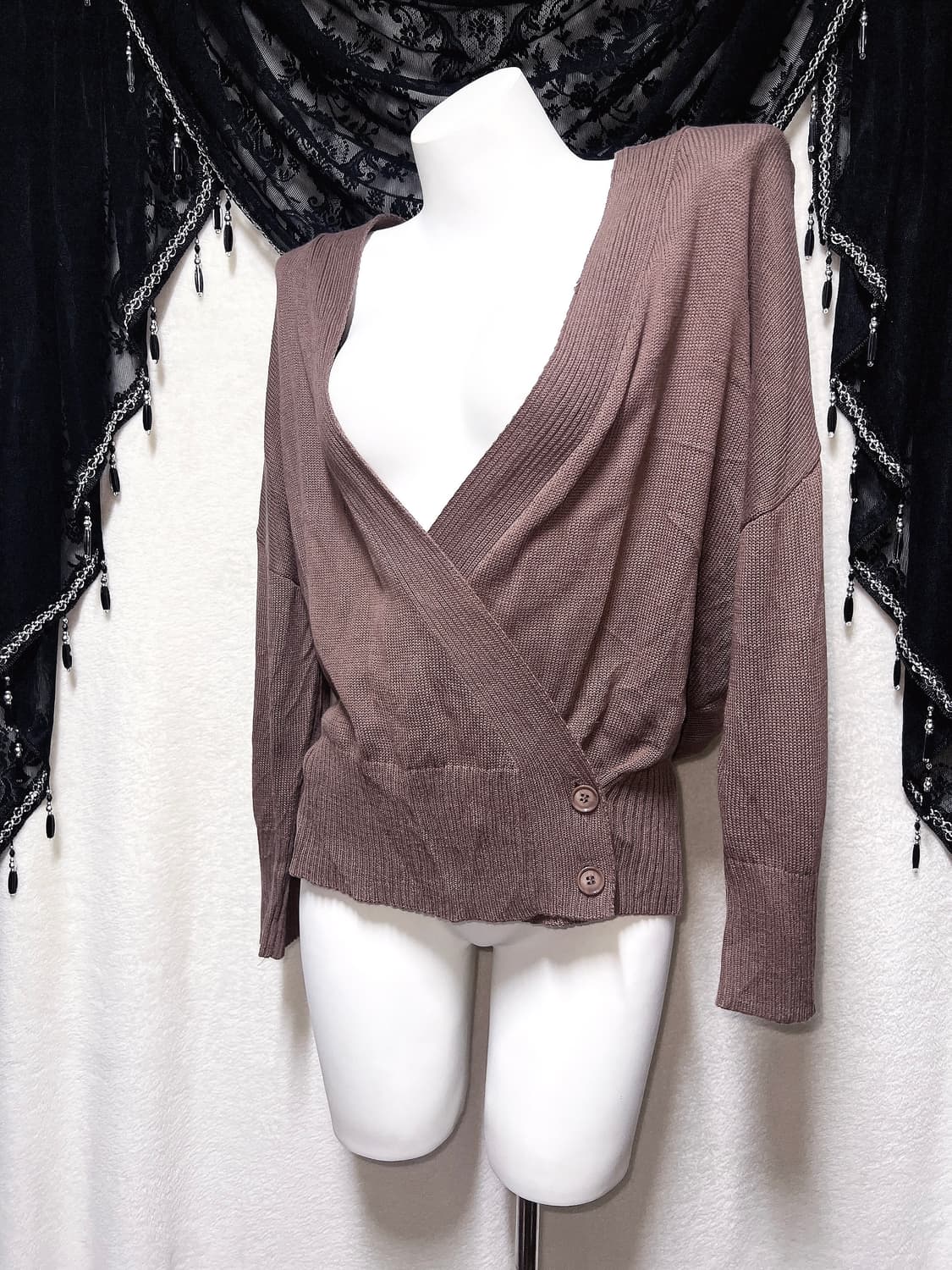 라떼갸루 빈티지 브라운 드레이프 브이넥 니트가디건 하구미 하치 오리엔탈 상품이미지1