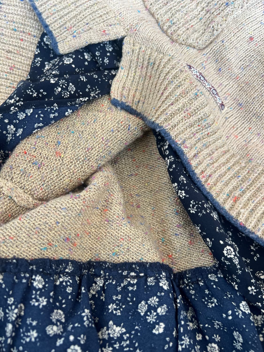 써스데이아일랜드 여성 카멜베이지 울니트원피스 프릴밑단원피스 상품이미지6