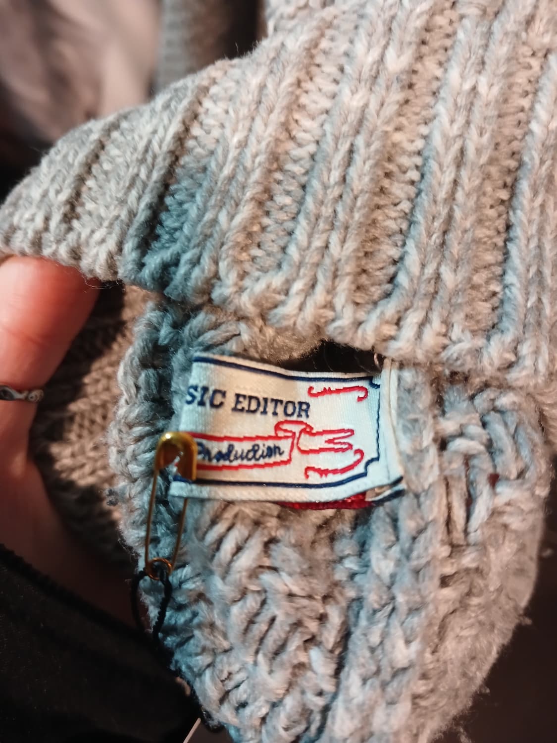 회색 터틀넥 니트 스웨터 상품이미지4