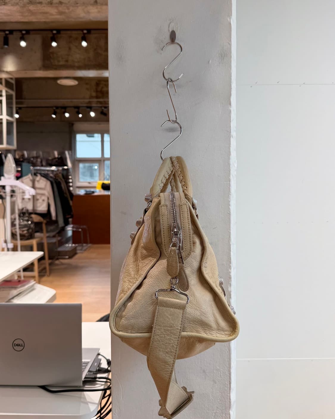 발렌시아가 옐로우 시티 모터백 상품이미지6