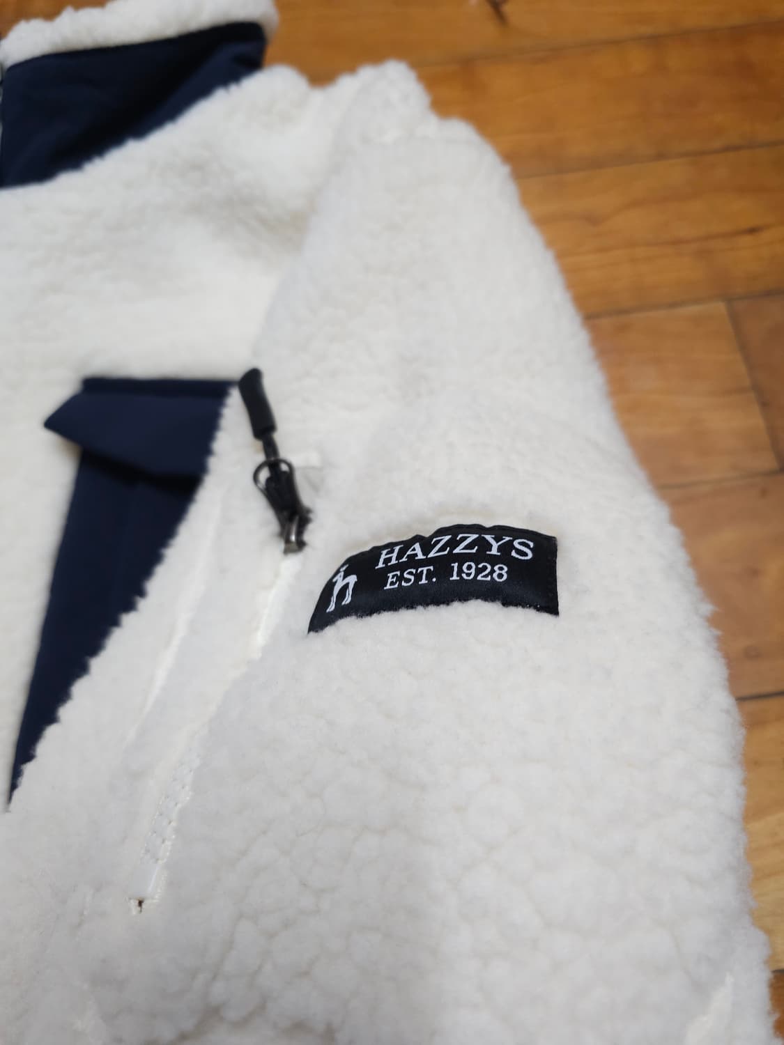 헤지스 아이보리 뽀글이 플리스 자켓 상품이미지8