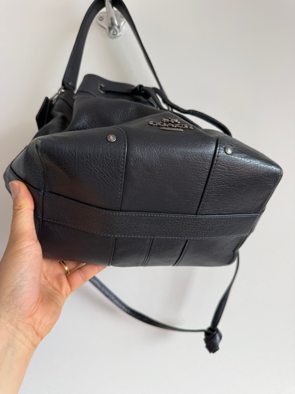 코치(COACH) 레더 버킷백 상품이미지5