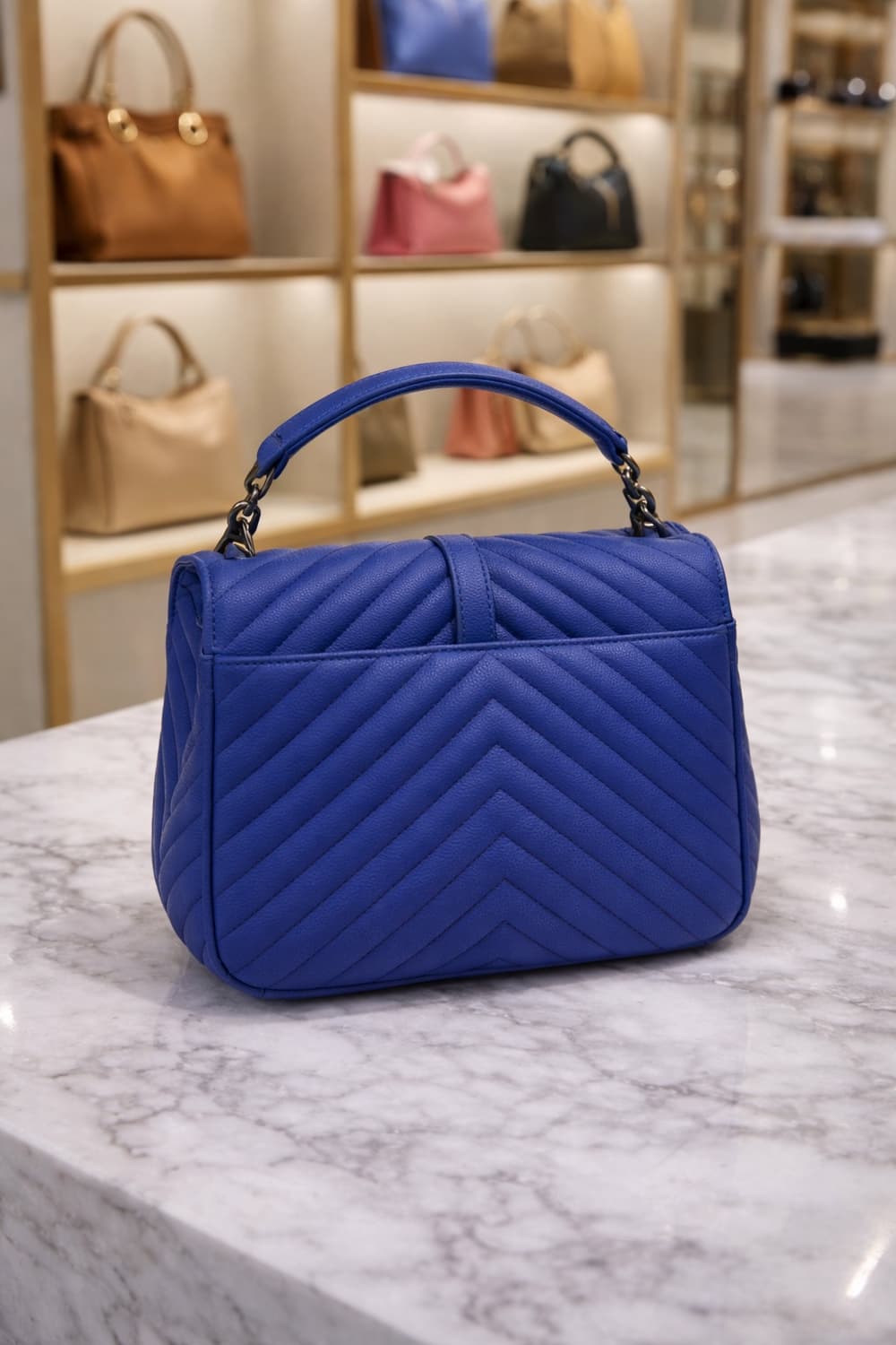 [S급] 생로랑 컬리지 모노그램 샤첼백 미디움 판매합니다!!! 상품이미지2