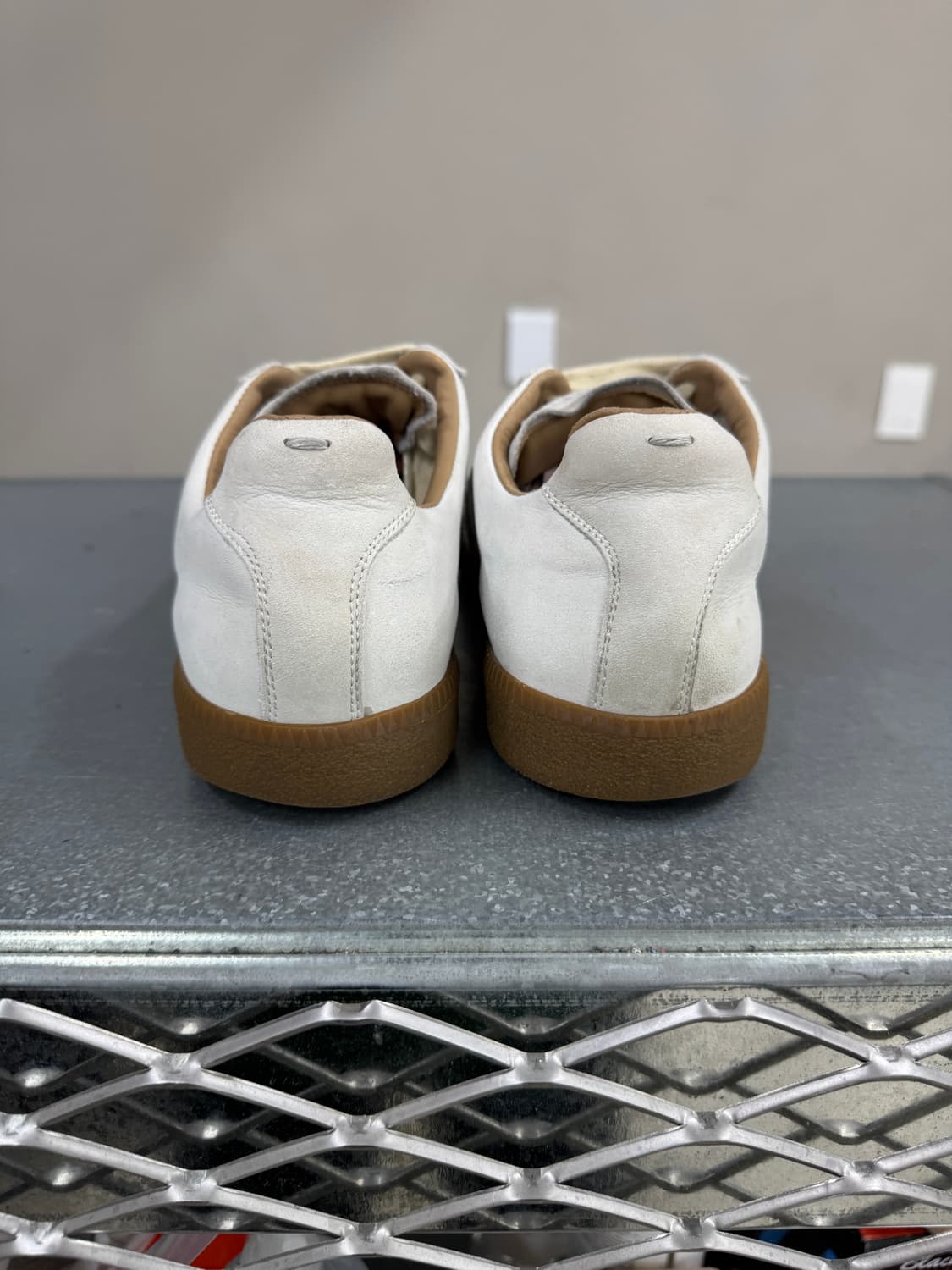 마르지엘라 페인팅 독일군 스니커즈 42 상품이미지3