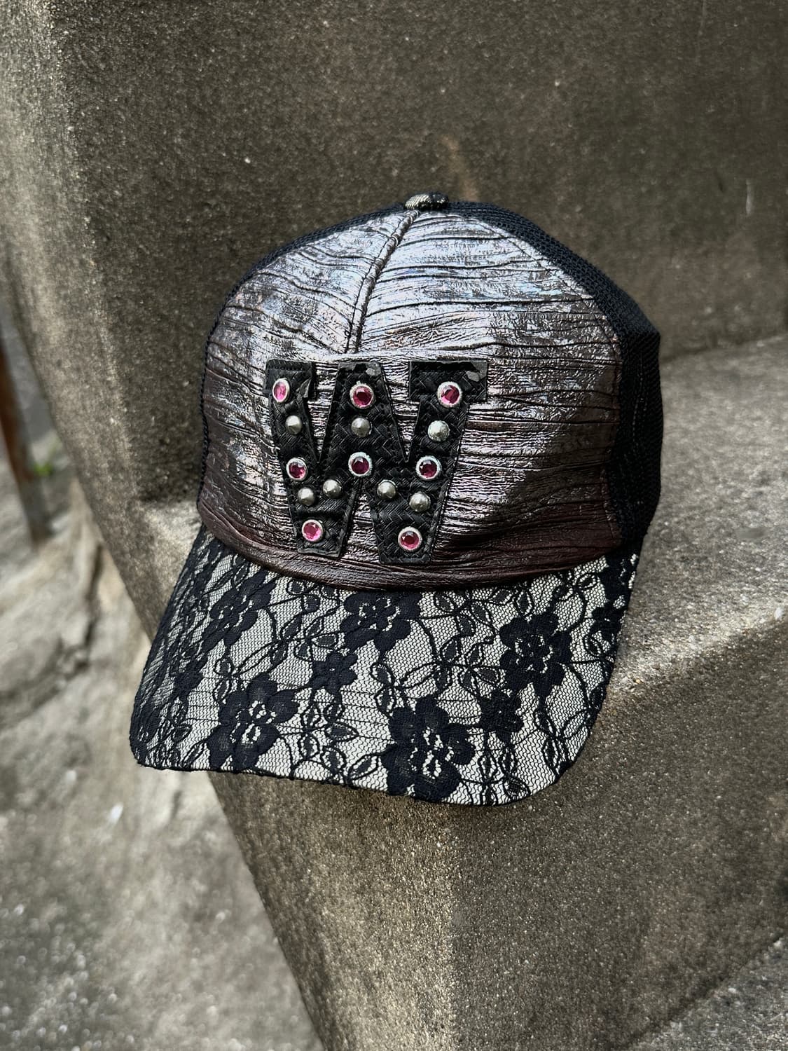 Flower embroidered leather trucker 상품이미지1