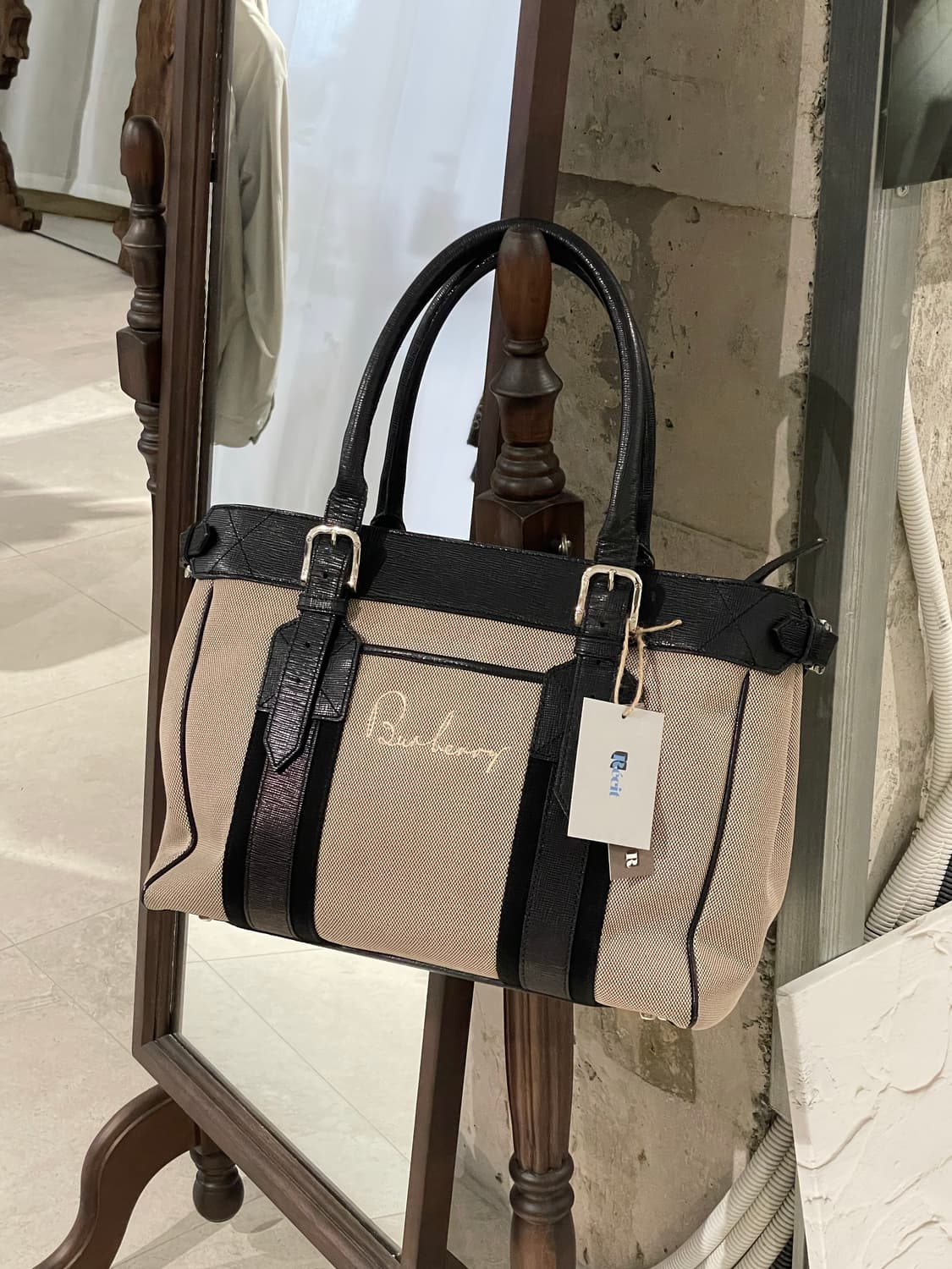 [정품/빈티지] 버버리(Burberry) 자수 로고 캔버스 레더 토트백 상품이미지1