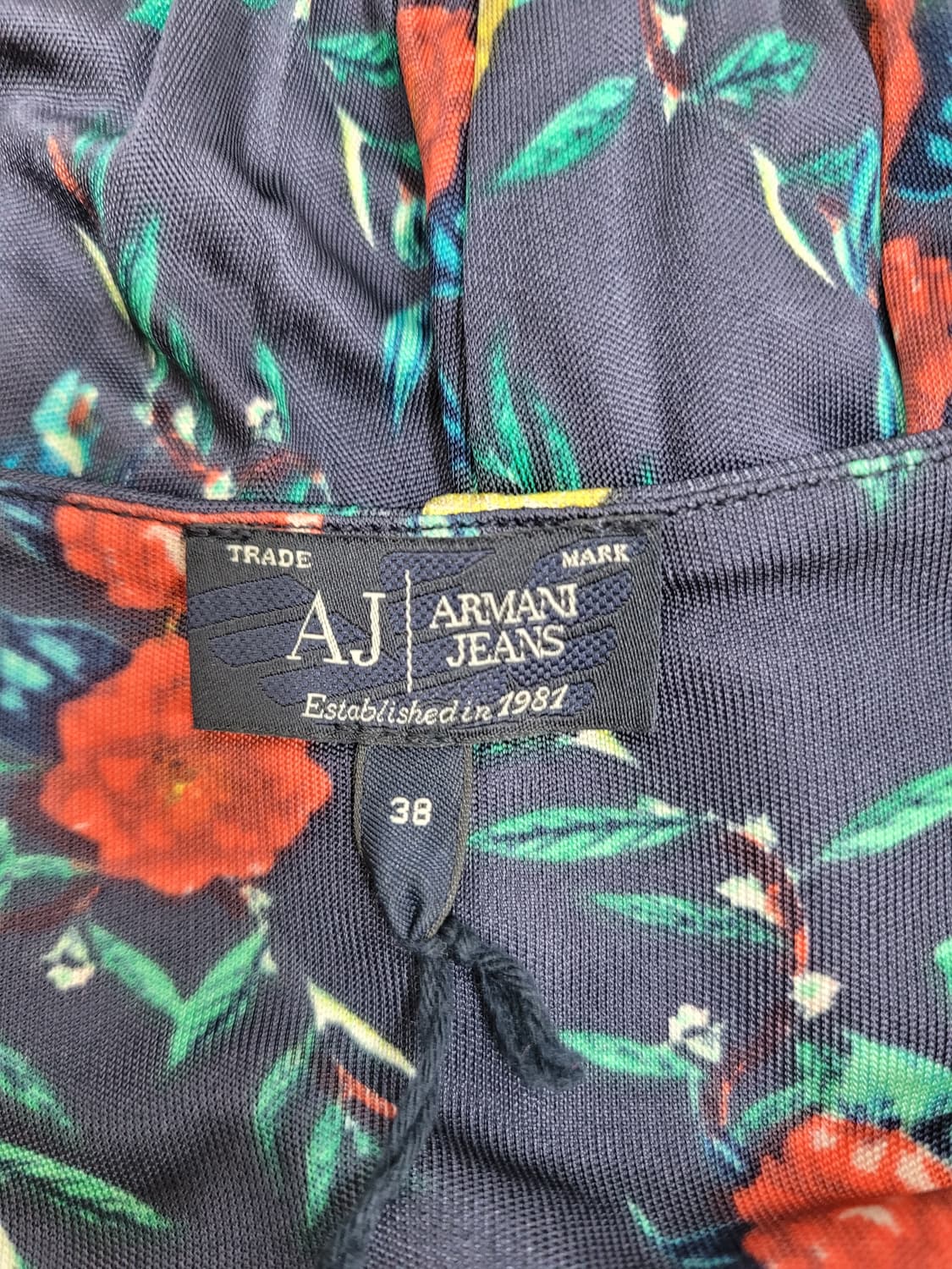 (새상품) ARMANI 아르마니 레이온 원피스 / 여 38 (82)

 상품이미지6